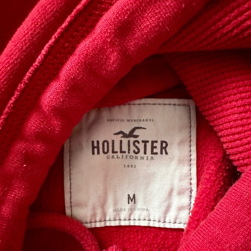 Hollister hoodie and t-shirt bundle